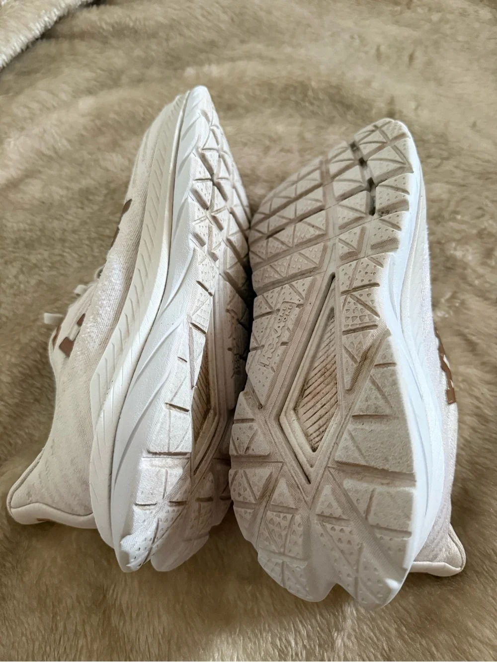 Hoka Mach 5 White Athletic Running Shoe with Rose Gold Logo